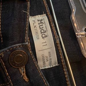 Size 11 stretchy Mudd high rise leggings